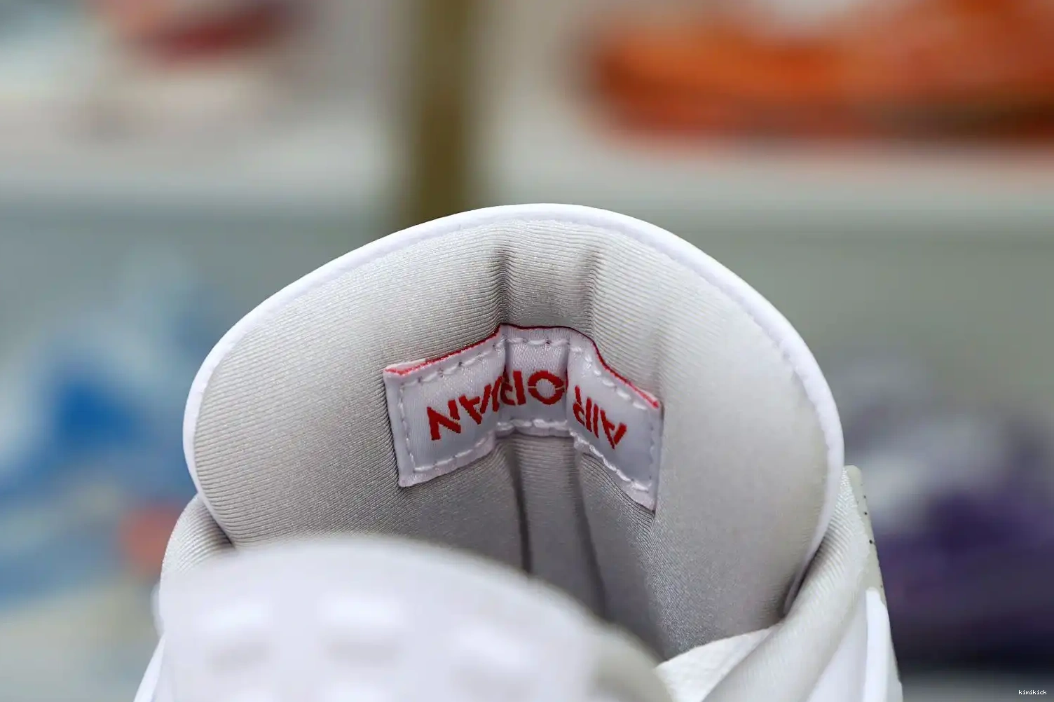 JORDAN RETRO 'WHITE OREO' Kimikick 4 AIR 0522